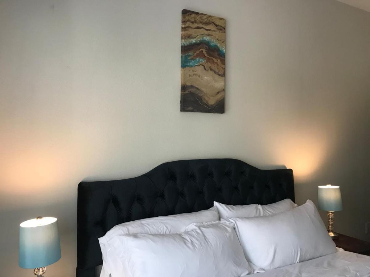 Spacious Furnished Resort Style Apartments Томбол Номер фото