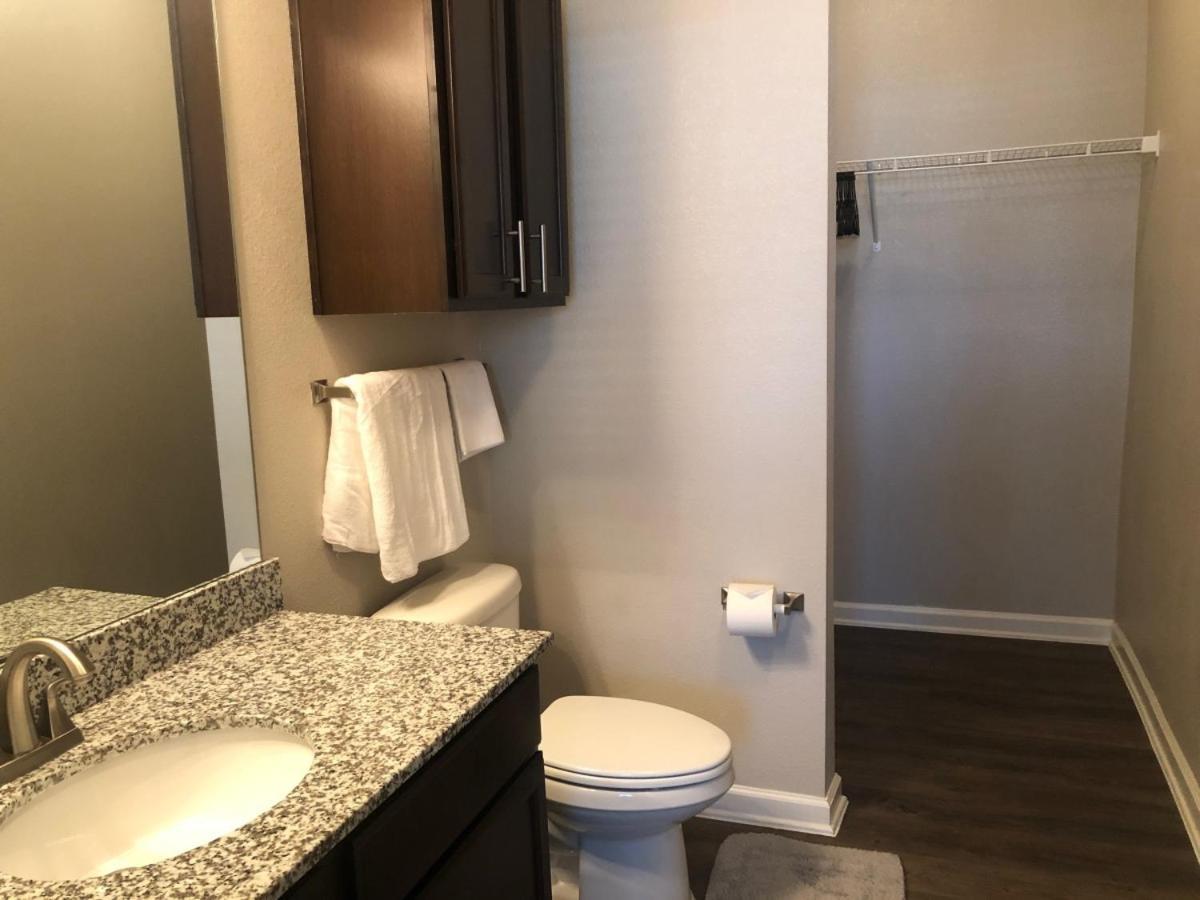 Spacious Furnished Resort Style Apartments Томбол Номер фото