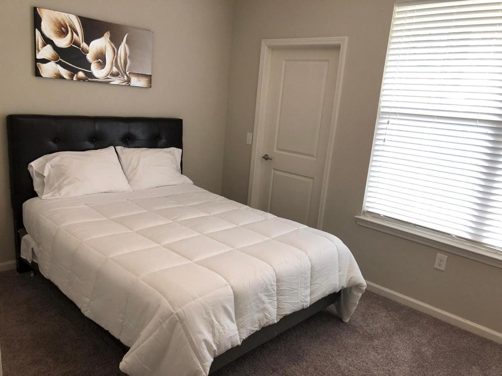 Spacious Furnished Resort Style Apartments Томбол Номер фото